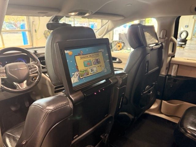 2017 Chrysler Pacifica Touring L Plus