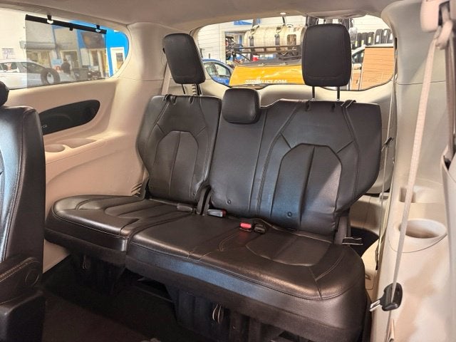 2017 Chrysler Pacifica Touring L Plus