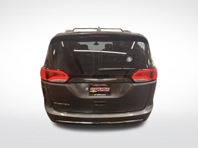 2017 Chrysler Pacifica Touring L Plus