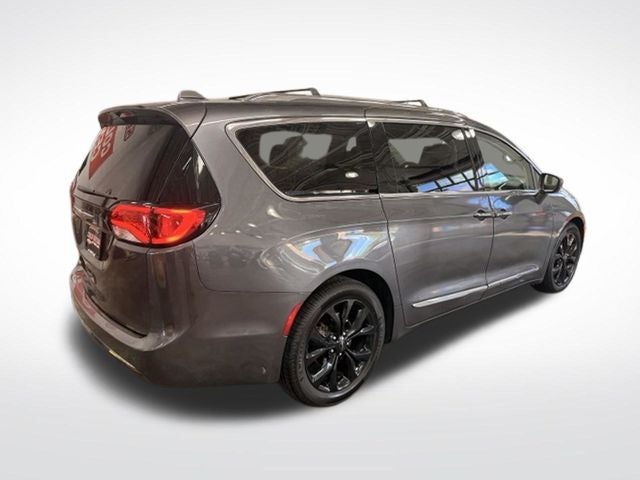 2017 Chrysler Pacifica Touring L Plus