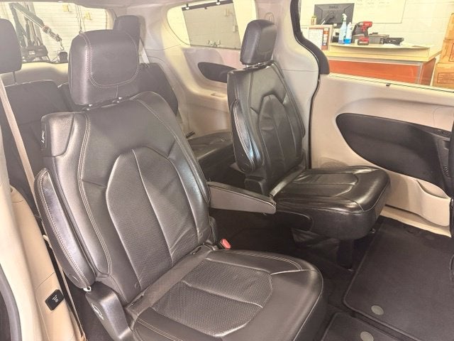 2017 Chrysler Pacifica Touring L Plus