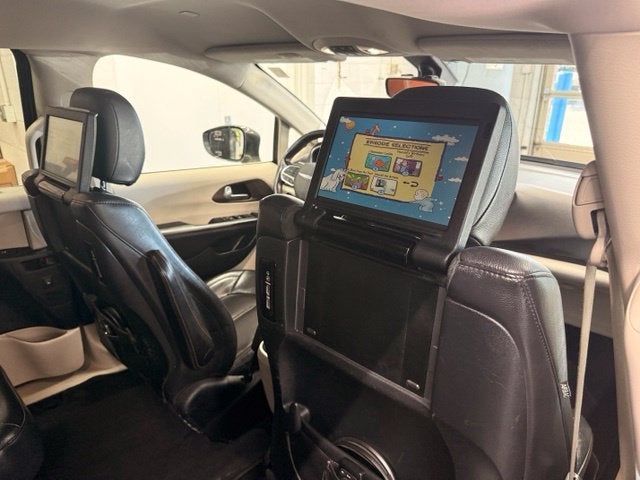 2017 Chrysler Pacifica Touring L Plus