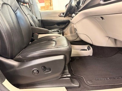 2017 Chrysler Pacifica Touring L Plus