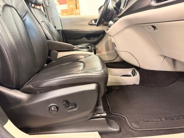 2017 Chrysler Pacifica Touring L Plus