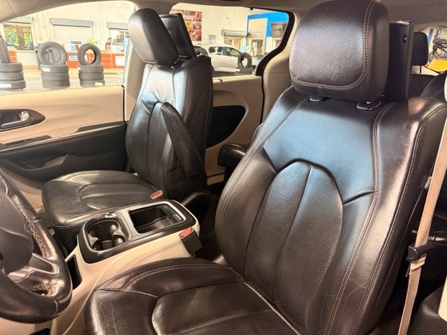2017 Chrysler Pacifica Touring L Plus