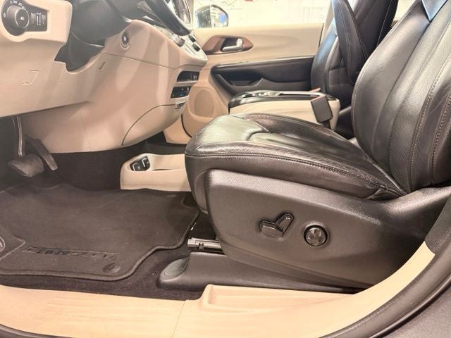 2017 Chrysler Pacifica Touring L Plus