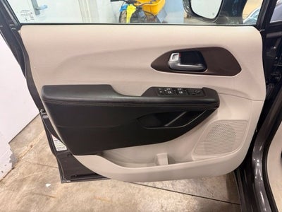 2017 Chrysler Pacifica Touring L Plus
