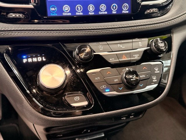 2019 Chrysler Pacifica Limited 1 OWNER w/ COOLED SEATS