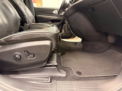 2019 Chrysler Pacifica Limited 1 OWNER w/ COOLED SEATS