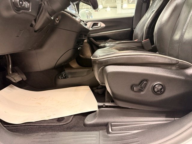 2019 Chrysler Pacifica Limited 1 OWNER w/ COOLED SEATS