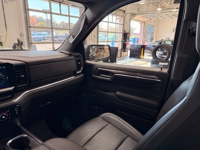 2024 Chevrolet Silverado 1500 LTZ 5.3L V8 w/ BLIND ZONE ALERT