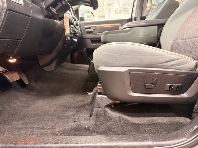 2017 RAM 1500 Big Horn HEMI w/ Htd Seats