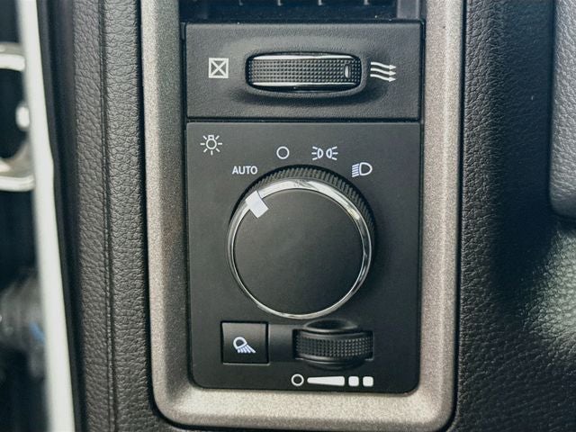 2018 RAM 2500 Tradesman w/ 6.4L Hemi V8
