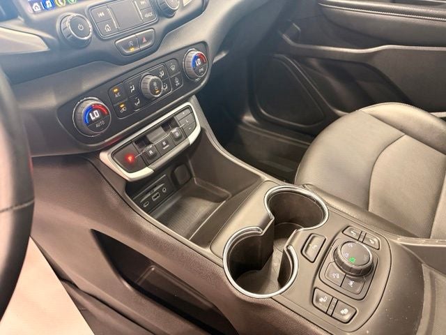 2024 GMC Terrain SLT AWD w/ Surround Camera
