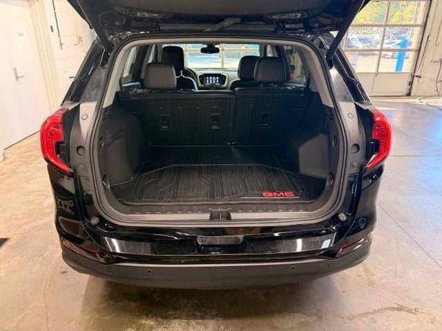 2024 GMC Terrain SLT AWD w/ Surround Camera