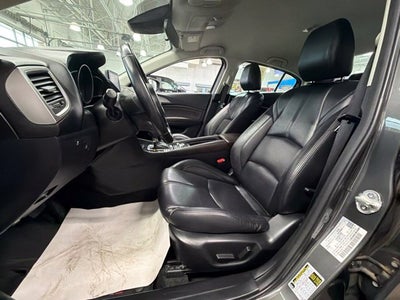 2018 Mazda Mazda3 Touring w/ Collision Alert
