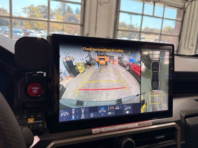 2024 Toyota Tacoma TRD Off-Road w/ BLIND SPOT ALERT