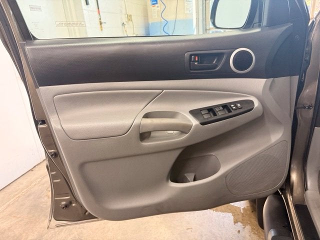 2014 Toyota Tacoma Base V6 w/ BACKUP CAM