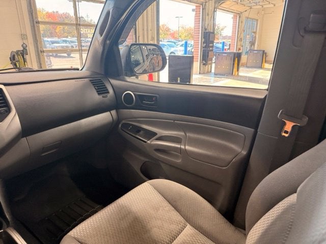 2014 Toyota Tacoma Base V6 w/ BACKUP CAM