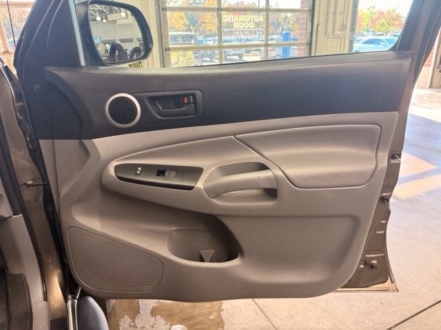 2014 Toyota Tacoma Base V6 w/ BACKUP CAM