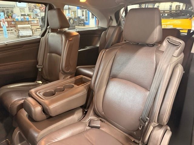 2021 Honda Odyssey Touring W/ POWER SLIDING DOORS