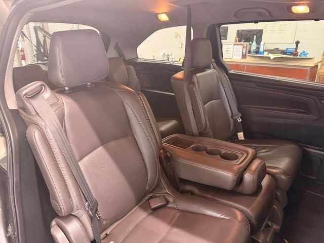 2021 Honda Odyssey Touring W/ POWER SLIDING DOORS