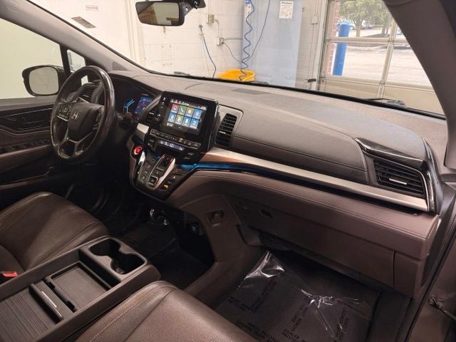 2021 Honda Odyssey Touring W/ POWER SLIDING DOORS