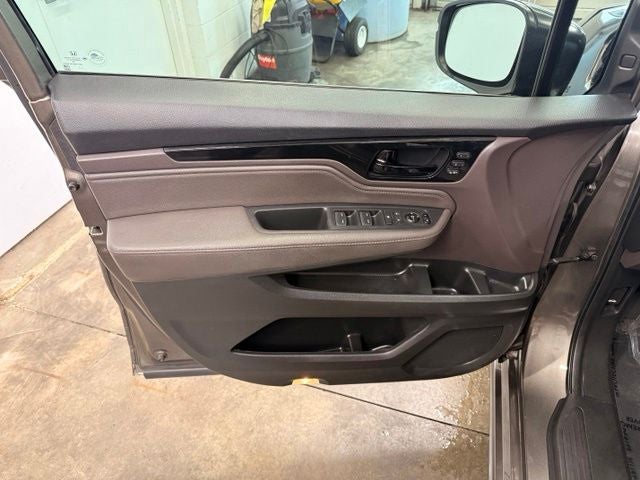 2021 Honda Odyssey Touring W/ POWER SLIDING DOORS