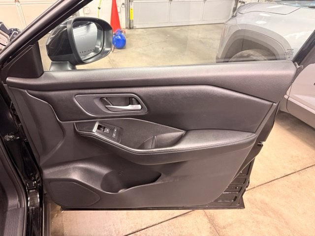 2024 Nissan Rogue SV AWD w/ Collision Alert