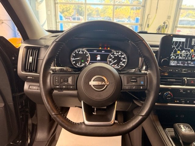 2023 Nissan Pathfinder SL AWD w/ POWER LIFTGATE