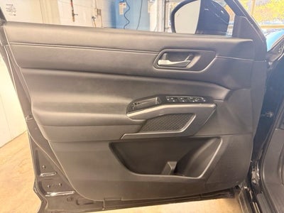 2023 Nissan Pathfinder SL AWD w/ POWER LIFTGATE