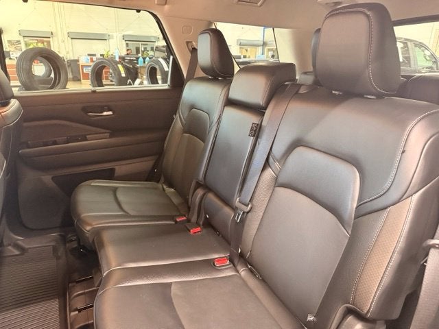 2023 Nissan Pathfinder SL AWD w/ POWER LIFTGATE