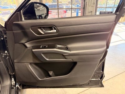 2023 Nissan Pathfinder SL AWD w/ POWER LIFTGATE