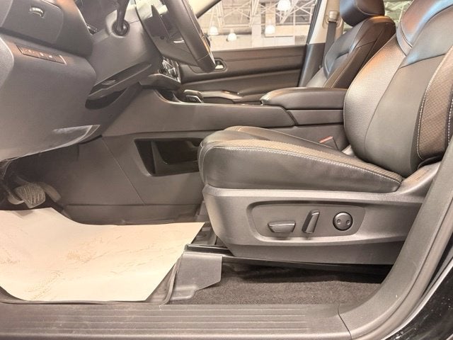 2023 Nissan Pathfinder SL AWD w/ POWER LIFTGATE