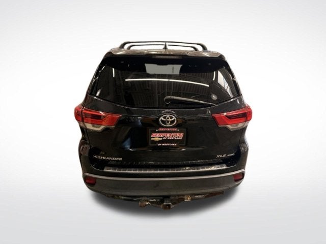 2017 Toyota Highlander XLE AWD W/ COLLISION ALERT