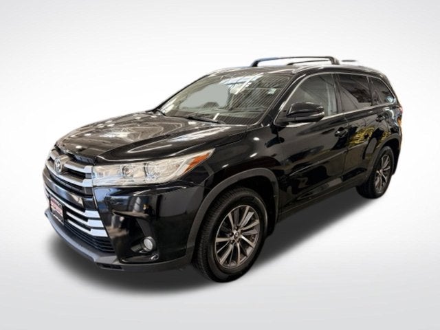2017 Toyota Highlander XLE AWD W/ COLLISION ALERT