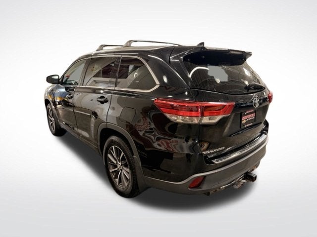 2017 Toyota Highlander XLE AWD W/ COLLISION ALERT