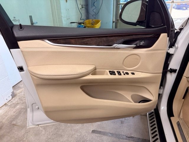 2015 BMW X5 xDrive50i w/ Htd Seats/Steering Wheel