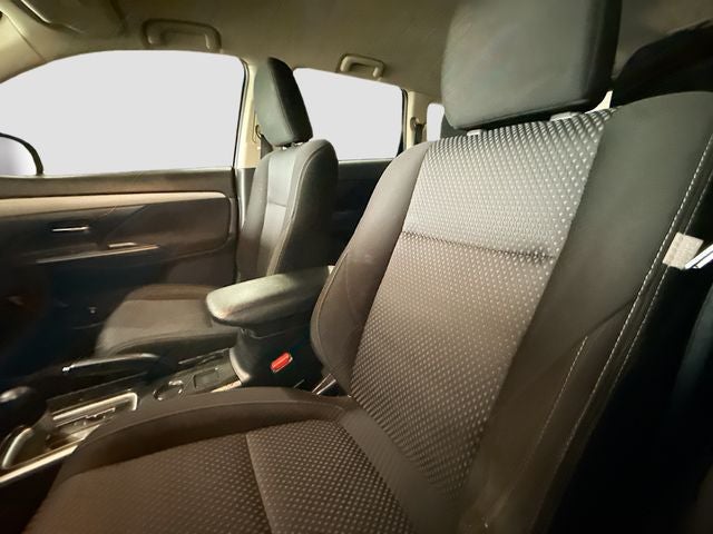 2018 Mitsubishi Outlander ES
