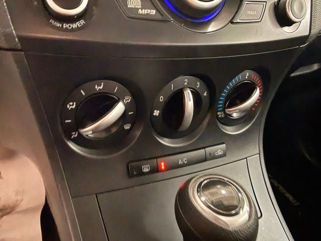 2013 Mazda Mazda3 i Sport