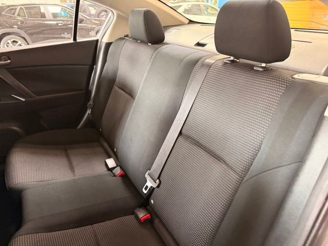2013 Mazda Mazda3 i Sport