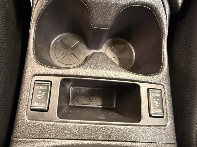 2017 Nissan Rogue SV AWD w/ Heated Seats