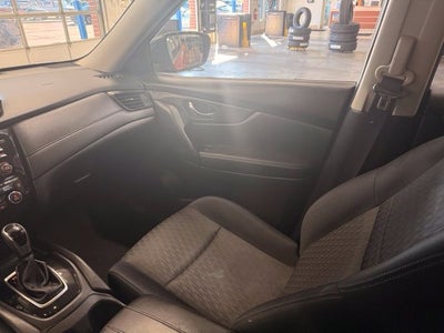2017 Nissan Rogue SV AWD w/ Heated Seats