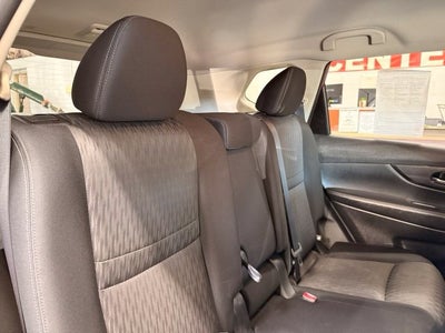 2017 Nissan Rogue SV AWD w/ Heated Seats