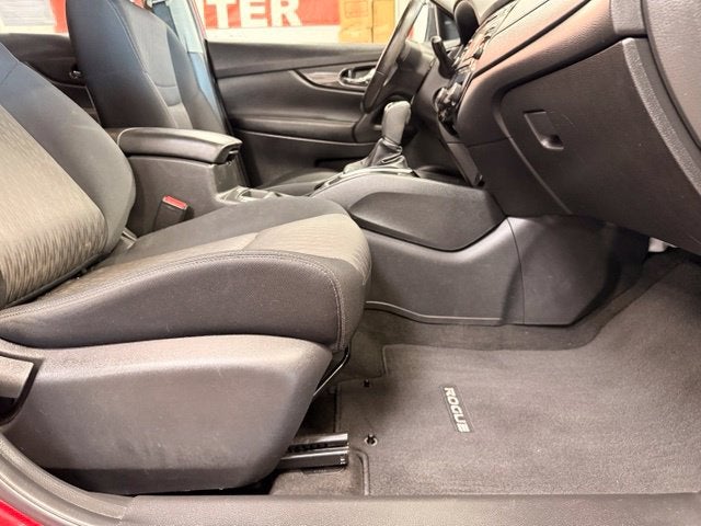 2017 Nissan Rogue SV AWD w/ Heated Seats
