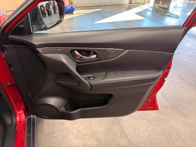 2017 Nissan Rogue SV AWD w/ Heated Seats