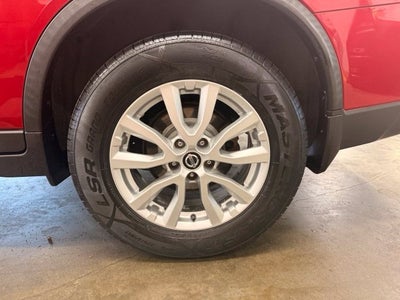 2017 Nissan Rogue SV AWD w/ Heated Seats