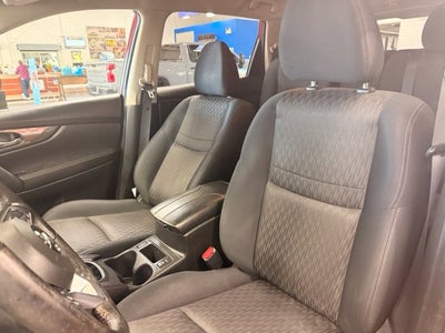 2017 Nissan Rogue SV AWD w/ Heated Seats