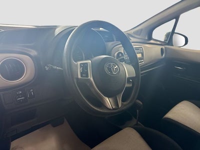 2013 Toyota Yaris LE