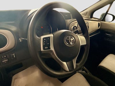 2013 Toyota Yaris LE